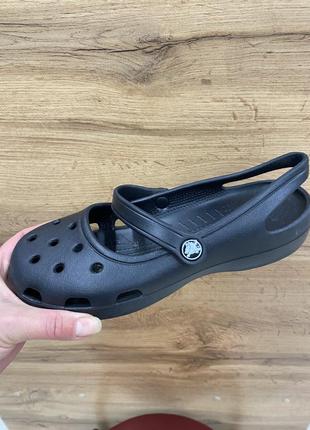 Crocs w 8