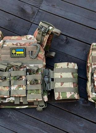 Плитоноска з системою швидкого скидання та каркасними підсумками під магазини