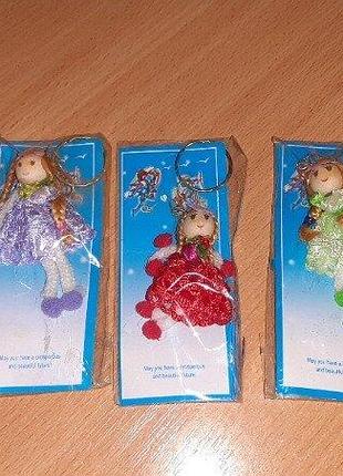 Игрушка - брелок куколка в красивом платьице,