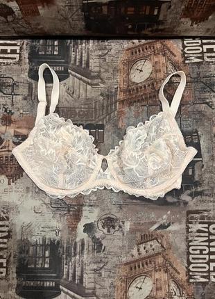 Кружевной бюстгальтер