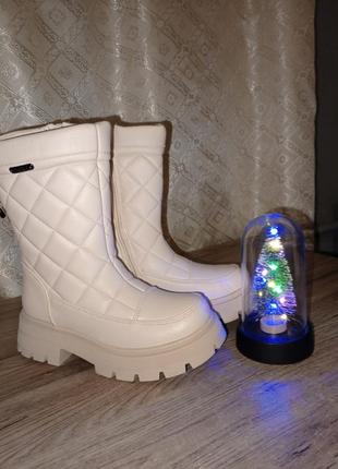 Продам зимние сапожки для девочки