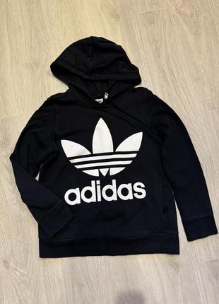 Спортивная кофта с капюшоном adidas original.
