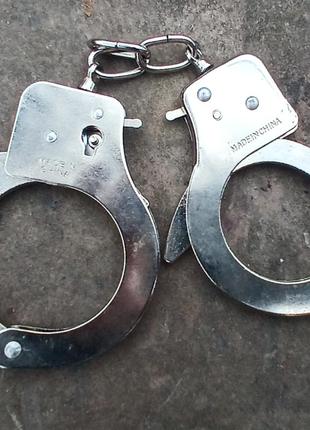 Наручники для чемоданов.