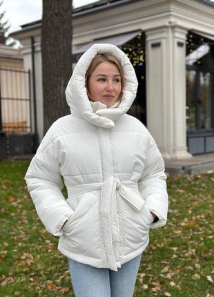 Куртка пуховик зима молоко с капюшоном и поясом