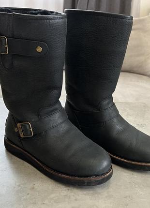 Зимові чоботи фірми ugg