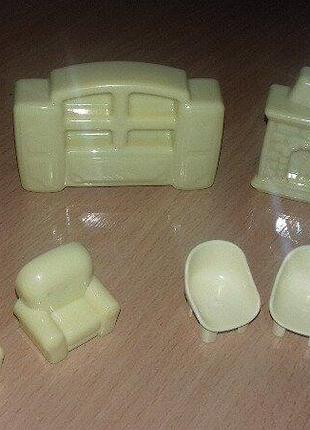 Меблі для маленьких ляльок  із 7 предметів.уважно  читайте  умови  пересилки!!!