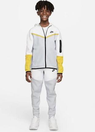 Спортивний костюм nike sportswear tech оригінал