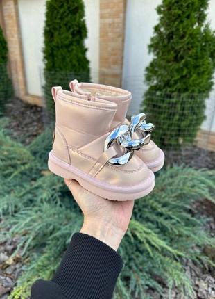 Легкие зимние угги