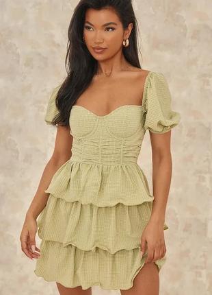 Гарна романтична сукня prettylittlething