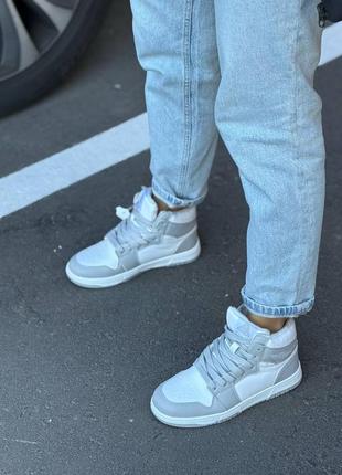 Женские кроссовки зимние