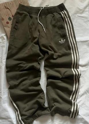 Штани adidas
