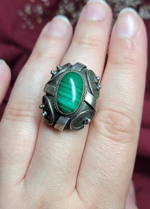 Срібний перстень з малахітом зелена каблучка натуральний камінь