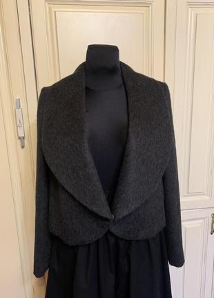 Жіночий жакет.