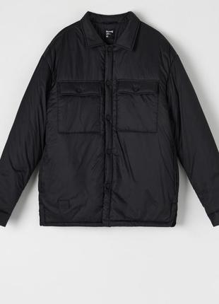 Черная дутая куртка демисезон на кнопках