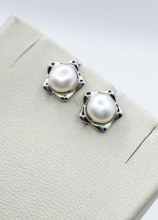Сережки-пусеты серебряные с жемчугом 1,73 г