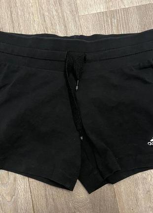 Жіночі спортивні шорти