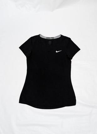 Чорна спортивна футболка nike pro