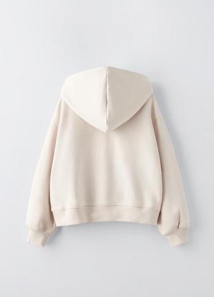 Укорочений худі з лебедем zara 4
