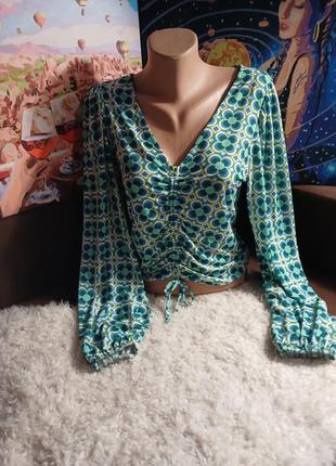 Топ в принт, топ-водолазка