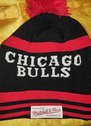 Стильная оригинал фирменная шапка шапочка mitchell & ness chicago bulls.