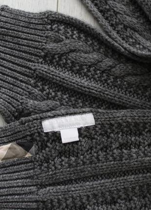 Актуальный узенький шарф burberry серого цвета