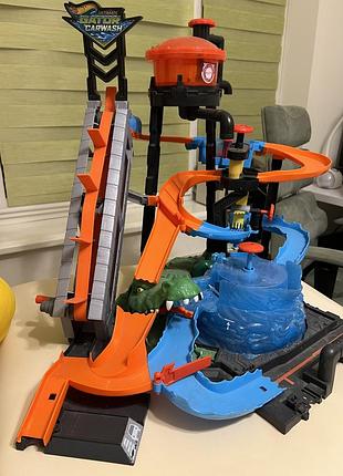 Трек хот вілс вибух кольорів водонапірна вежа hot wheels city ultimate gator car wash ftb67