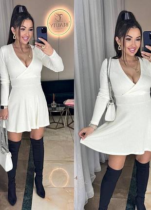 Женское платье с двухсторонним анголом