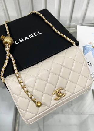 Сумка в стилі chanel стьобана молоко