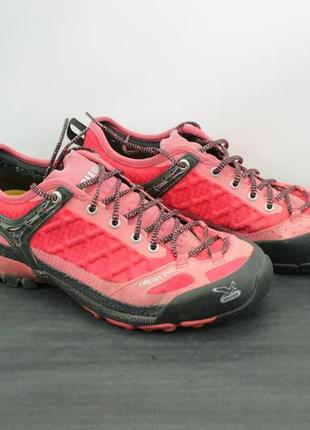 Треінгові мембранні кросівки salewa pink firetail evo gore-tex trail hiking shoes