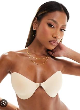 Бюстгальтер на липкій основі