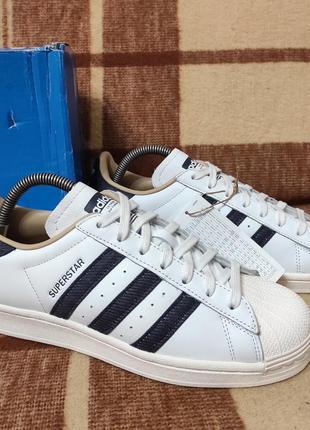 Оригінальні кросівки adidas fuzzy boots for women (нові)