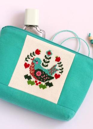 Косметичка з вишитою пташкою / косметичка з вишивкою