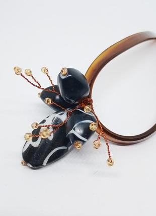 Шпилька для волосся декорована.