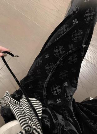 Штани в стилі chrome hearts