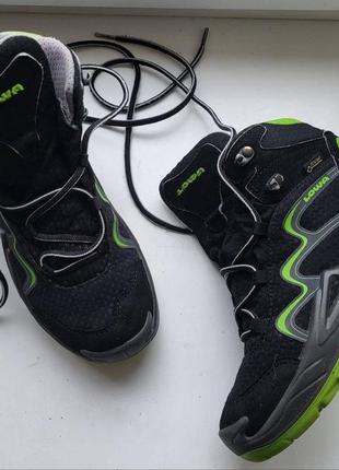 Оригинальные зимние ботинки на мембране gore tex lowa