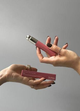 Масло для губ rare beauty soft pinch tinted lip oil в оттенке hope