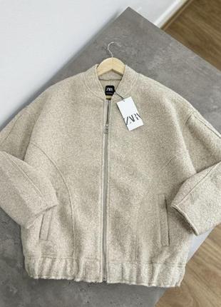 Бомбер zara букле куртка пальто