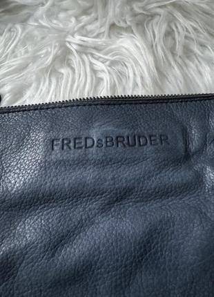 Стильна сумка через плече fredsbruder 4