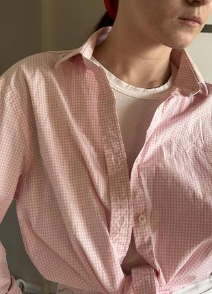 Розовая удлиненная рубашка в мелкую клетку2 фото
