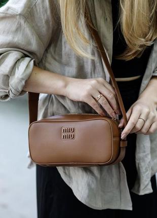 Сумка жіноча в стилі  miumiu nappa leather shoulder bag brown