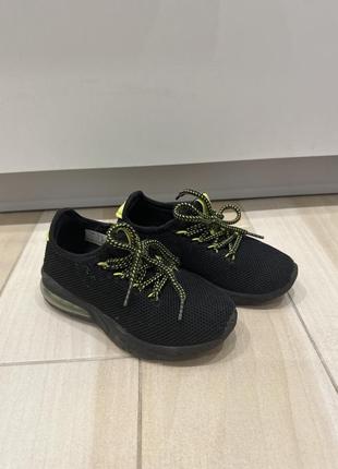 Кросівки reserved