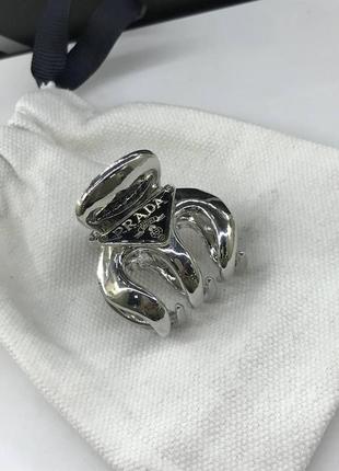 Шпилька краб маленький для волосся з логотипом  prada