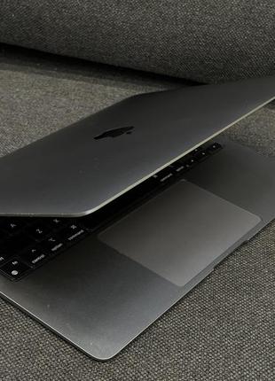 Вітринний варіант macbook air 13.3" 2020 m1 8/256gb