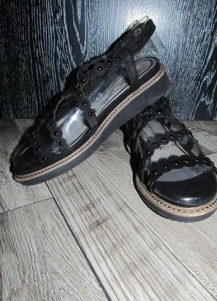 Кожаные босоножки tamaris р. 39 - 25см