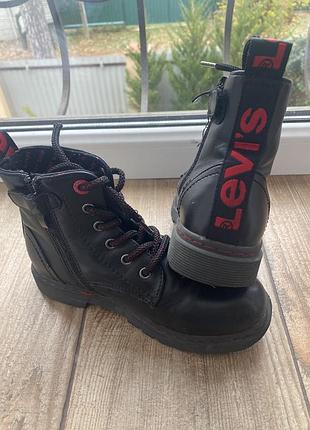 Фірмові levi’s  32 розмір