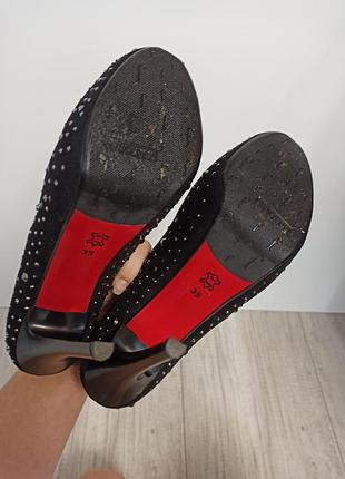 Босоножки со стразами