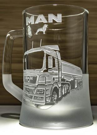 Подарок водителю дайльнобойщику - бокал для пива с гравировкой man бензовоз цистерна бочка
