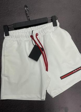 Женские шорты prada белые m l