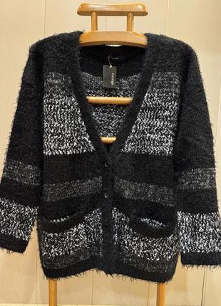 Свитер пушистый в наличии 21,5. 5