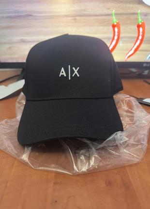 Продам бейсболку,кепку armani exchange
